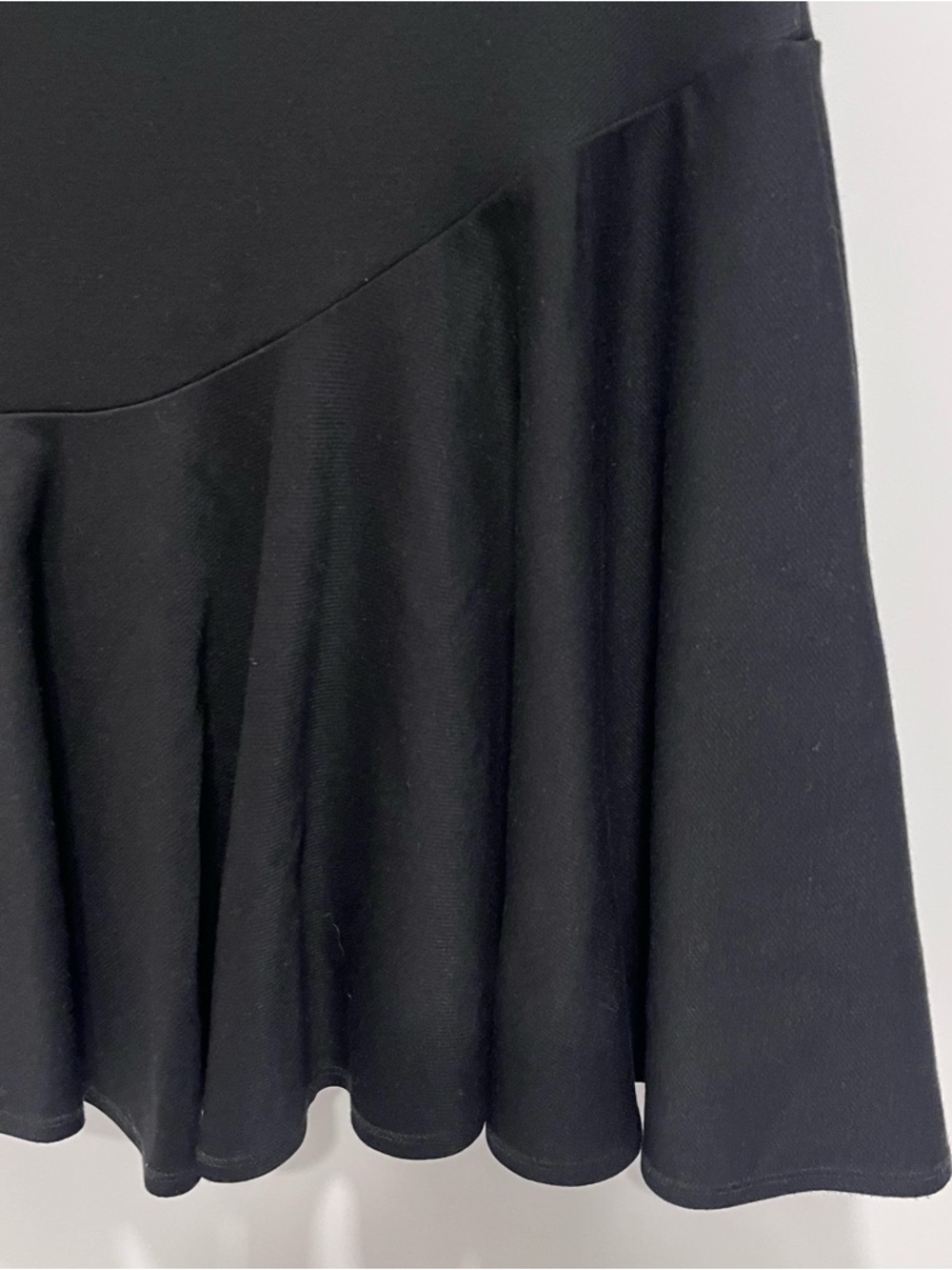 CAbi BLACK KNEE LENGTH FLARED SKATER SKIRT SIZE 2 3098 asymmetrical classic - Picture 6 of 7